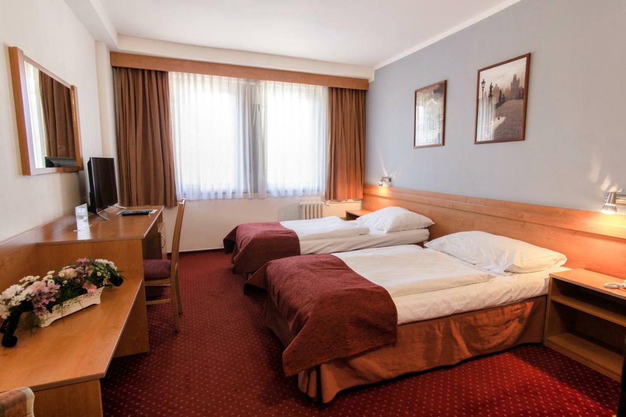 Hotel Globus Прага Экстерьер фото